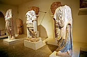 Tarragona - Museo Archeologico. seminterrato sala I, statue di dignitari provenienti dal teatro.